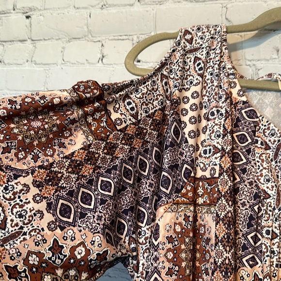 Women’s plus size peek a boo top 2x NEW boho vibe with tassels - Picture 5 of 7